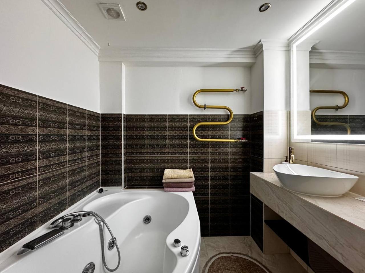 Deribasivska 10 Luxury Apartment Odessa Exterior foto