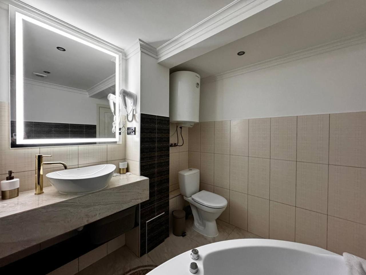 Deribasivska 10 Luxury Apartment Odessa Exterior foto